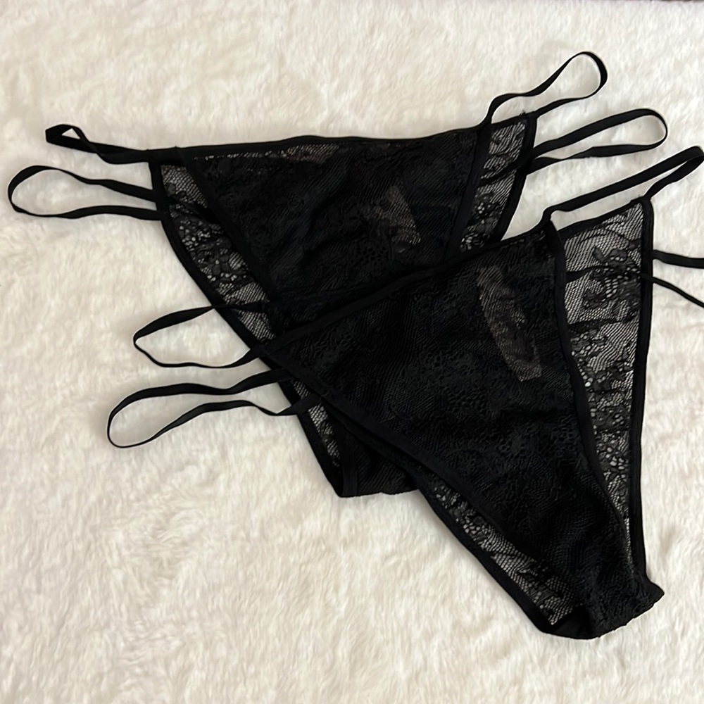 Victoria’s Secret vintage lace double string, bikini panties lot of 2 size Small